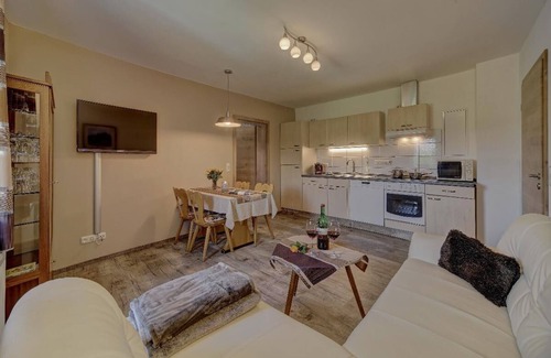 Neureichenau Apartment | Cozy Vacation Apartment for Four with Breakfast Included