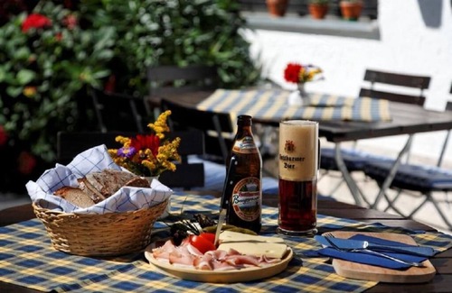Neureichenau Apartment | Cozy Vacation Apartment for Four with Breakfast Included