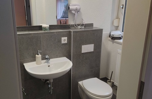 Zella-Mehlis Apartment | Cozy Getaway in Zella-Mehlis – Pet and Child Friendly
