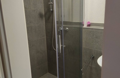 Zella-Mehlis Apartment | Cozy Getaway in Zella-Mehlis – Pet and Child Friendly