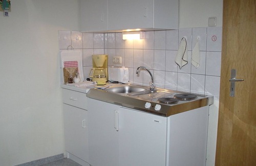 Bad Steben Apartment | Charming Ferienwohnung with Breakfast near Bad Steben