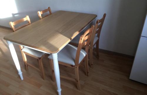 Knorrendorf Apartment | Cozy Apartment for 6 at Schloss Kastorf - Pet Friendly Stay
