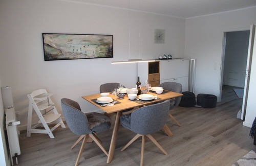 Norddeich Apartment | Cozy Holiday Apartment with Elevator and Family Amenities