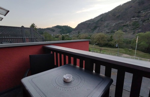 Dieblich Apartment | Cozy Apartment with Mosel View, Pet and Child Friendly