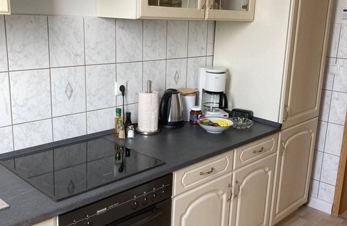 Untermeiderich Apartment | Cozy Retreat in a Peaceful Neighborhood with Great Amenities