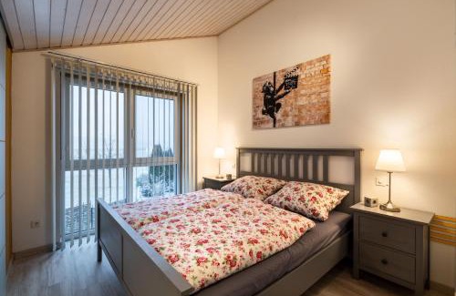 Ingoldingen Apartment | Cozy Apartment with Panoramic Views, Child-Friendly Stay