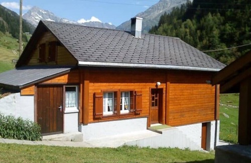 Silenen Apartment | Cozy Vacation Apartment at Golzernalp in Maderanertal