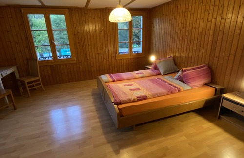 Fluehli Apartment | Cozy Holiday Apartment in Historic Torbach Glass House