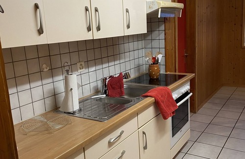 Fluehli Apartment | Cozy Holiday Apartment in Historic Torbach Glass House