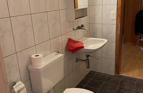 Fluehli Apartment | Cozy Holiday Apartment in Historic Torbach Glass House