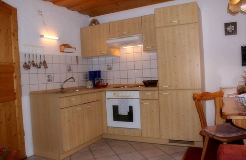 Arrach Apartment | Cozy Vacation Apartment with Rooftop Terrace & Breakfast