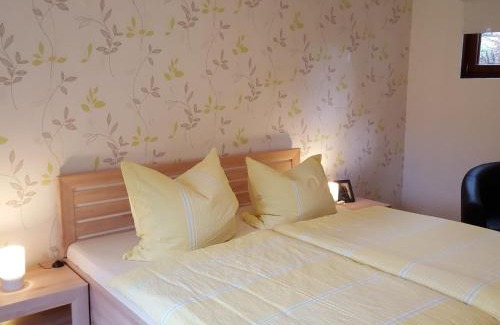 Kaifenheim Apartment | Inviting Holiday Flat Near Kaifenheim with Private Garden