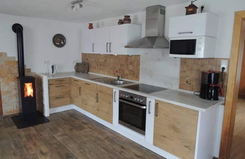 Zwolfhauser Apartment | Cozy Vacation Apartment with Garden and Breakfast Included