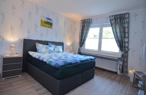 Dreislar Apartment | Modern Holiday Home: Idyllic Setting with Child-Friendly Terrace