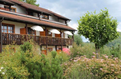 Obernzell Apartment | Cozy Bavarian Retreat with Danube Views - Child Friendly!