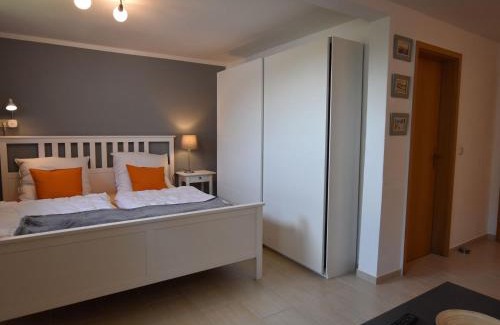 Blowatz Apartment | Charming Apartment in Robertsdorf with Garden & Barbecue