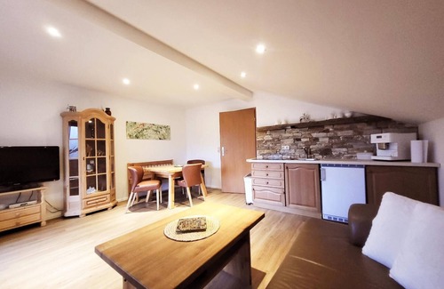 Lam Apartment | Cozy Retreat with Exotic Animals and Family-Friendly Perks