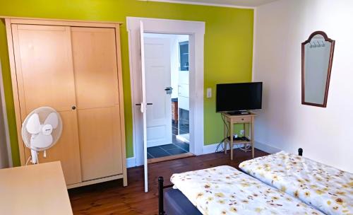 Rodalben Apartment | Cozy Retreat near Felsenwanderweg - Rated 9/10 by Guests