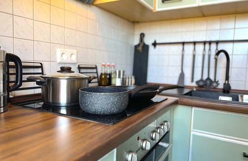 Meissen Apartment | Gemütliche Fewo mit Terrasse Netflix Parkplatz Weinbergeblick