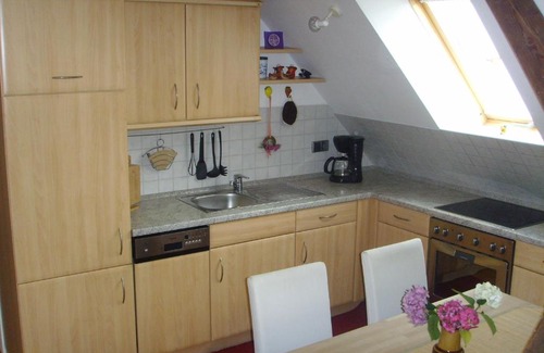 Oßling Apartment | Cozy Tannenhof: Guest Rated 10/10 with Family-Friendly Amenities
