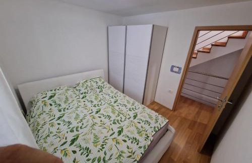 Izola Apartment | Gemütliche, Gepflegte Ferienwohnung