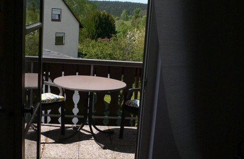 Bischofsgruen Apartment | Bright Rooftop Apartment with Scenic Views of Ochsenkopf