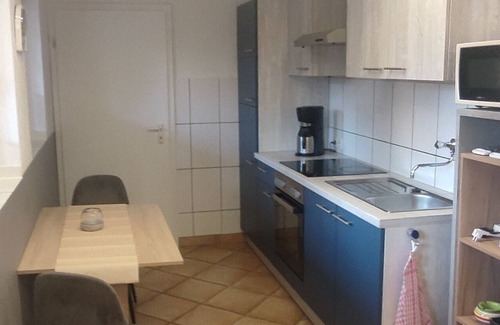 Rees Apartment | Cozy Retreat with Terrace and Garden Views - 10/10 Rated