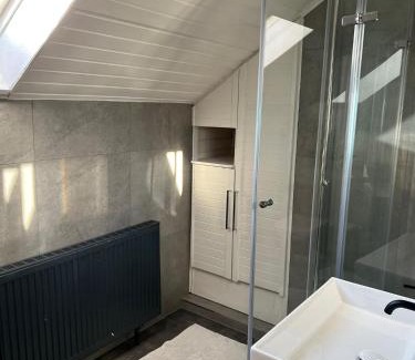 Leimersheim Apartment | Renovated Monteur/Ferienwohnung with Family & Pet Amenities