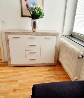 Oberhausen Apartment | Cozy Monteurwohnung with Hot Tub in Oberhausen