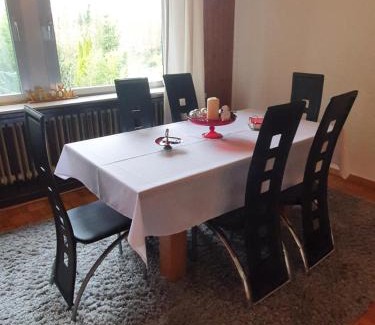 Oberhausen Apartment | Cozy Monteurwohnung with Hot Tub in Oberhausen