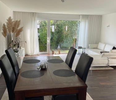 Taunusstein Villa | Delightful Villa by the Forest in Taunusstein - Rated 9.2