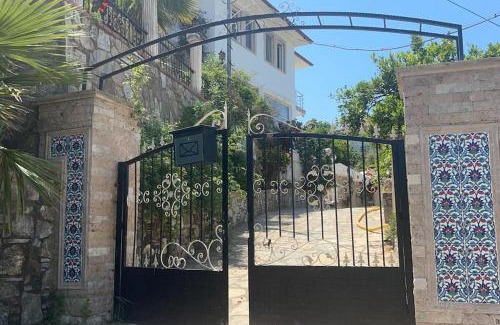 Akcapinar Villa | Cozy Villa with Pool & Hot Tub - Rated 10/10 by Guests