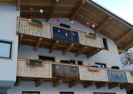 Thumersbach Apartment | Cozy Apartment Just 10 Minutes from the Lake