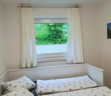 Thumersbach Apartment | Cozy Apartment Just 10 Minutes from the Lake