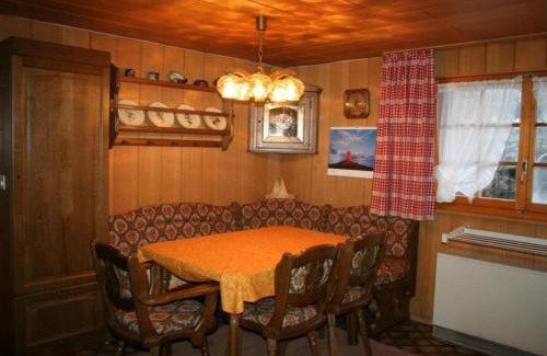 Leuk House | Family-Friendly Chalet Oase Untere Wohnung for Memorable Stays