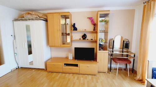 Langenargen Apartment | Cozy Apartment with Private Beach & Ocean View in Langenargen