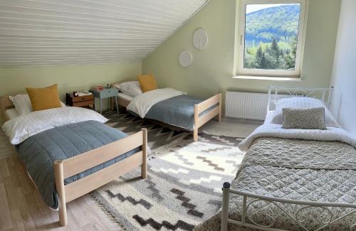 Siedlinghausen Apartment | Cozy Winterberg Apartment - Pet and Child Friendly Retreat