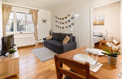 Lend Apartment | Cozy Apartment in Prime Location - Guest Rated 9.1/10