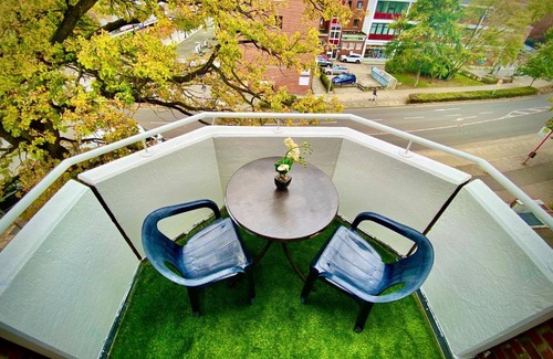 Glinde Apartment | Cozy Central Penthouse Apartment Ideal for Families