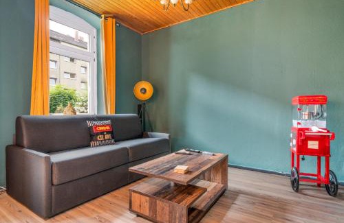 Sued Apartment | Cozy Central Apartment with Smart TV & Family-Friendly Pool