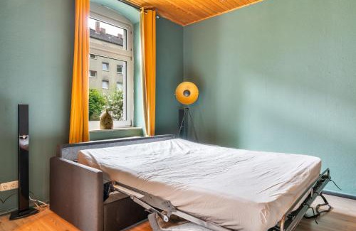 Sued Apartment | Cozy Central Apartment with Smart TV & Family-Friendly Pool