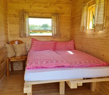Leuderode House | Cozy Shepherd's Wagon Retreat Surrounded by Nature