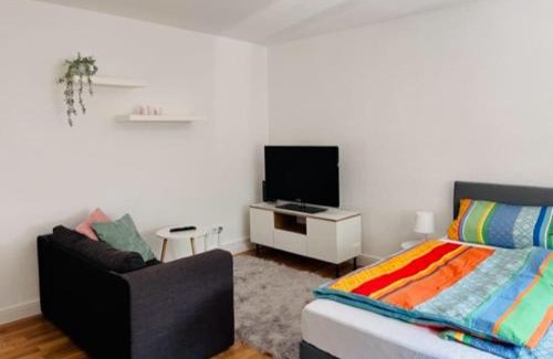 Langen Apartment | Cozy 1-Room Apartment for Families with Great Reviews