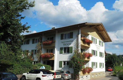 Lam Apartment | Cozy 1-Bedroom Apartment with Mountain Views & Spa Access
