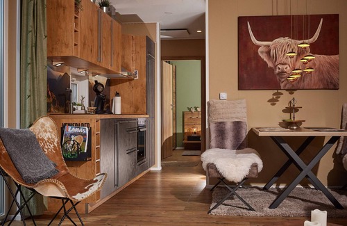 Braunfels House | Cozy 4-Bedroom Retreat with Spa, E-bikes & Alpacas