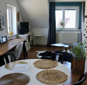 Absberg Apartment | Cozy Apartment with Lake View at Brombachsee