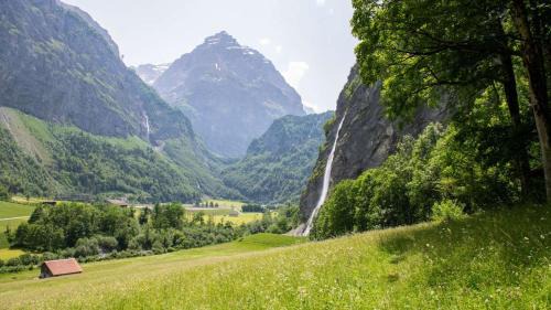 Glarus Sued House | Relaxing Oceanview Suite at Bienenhäuschen - Opening Soon