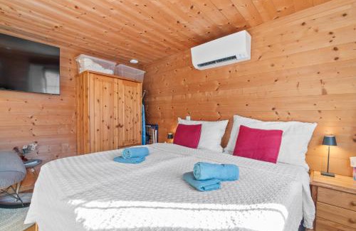 Kublis Apartment | Cozy Chalet with Breathtaking Views and Pet-Friendly Comfort
