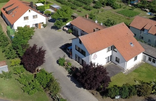 Untereisenheim Apartment | Cozy Apartment with Scenic Views of the Main River