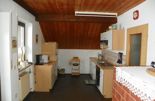 Schonlind Apartment | Cozy Retreat with Balcony, Kitchen & Free Wi-Fi Awaits